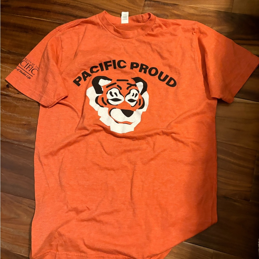University Of the Pacific Proud Orange T-Shirt size M tigers uop 0110 vintage